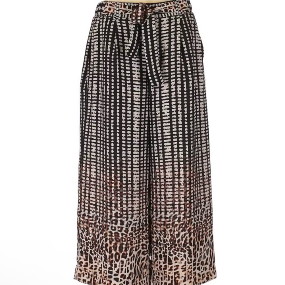 JohnPaulRichard Black and Cream Patterned  Capri pants.